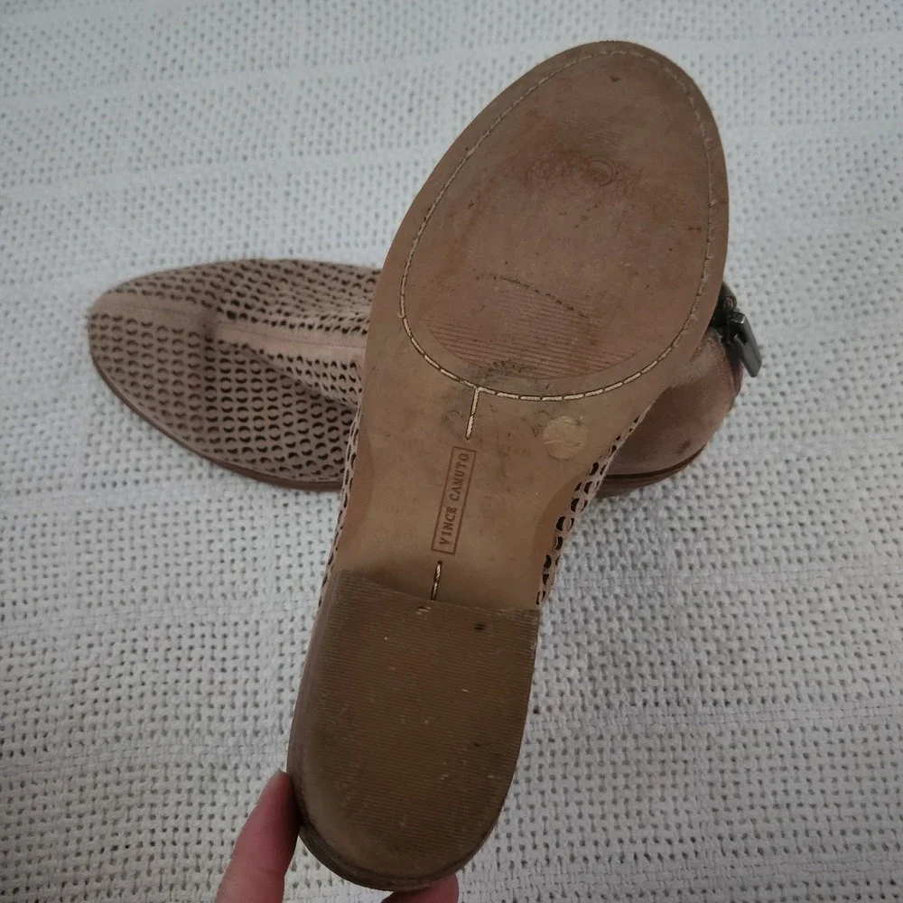 Vince Camuto Tan Perforated Leather Ankle Booties Back‎ Zip Low Heel Size 7M